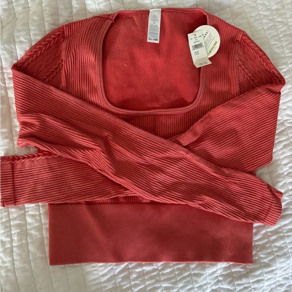 Cropped workout top - Picture 1 of 2